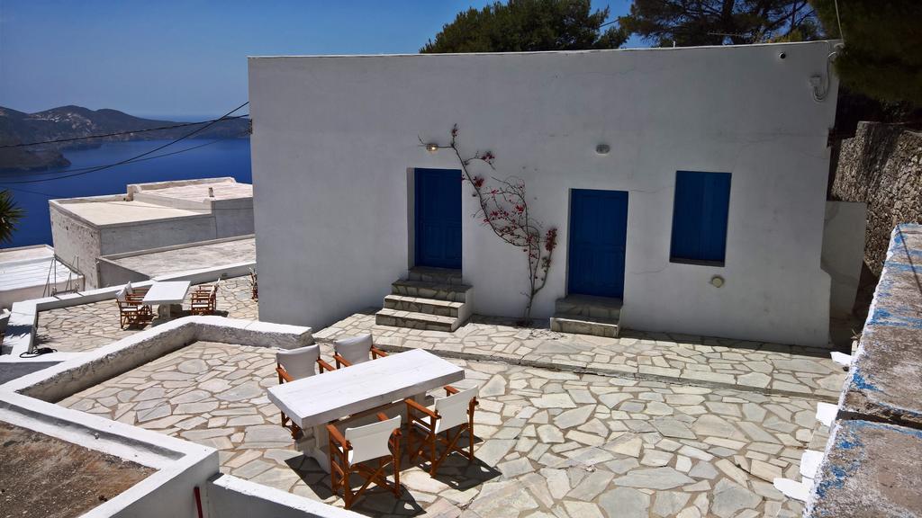 Konukevi Piazza Castello Plaka (Milos)